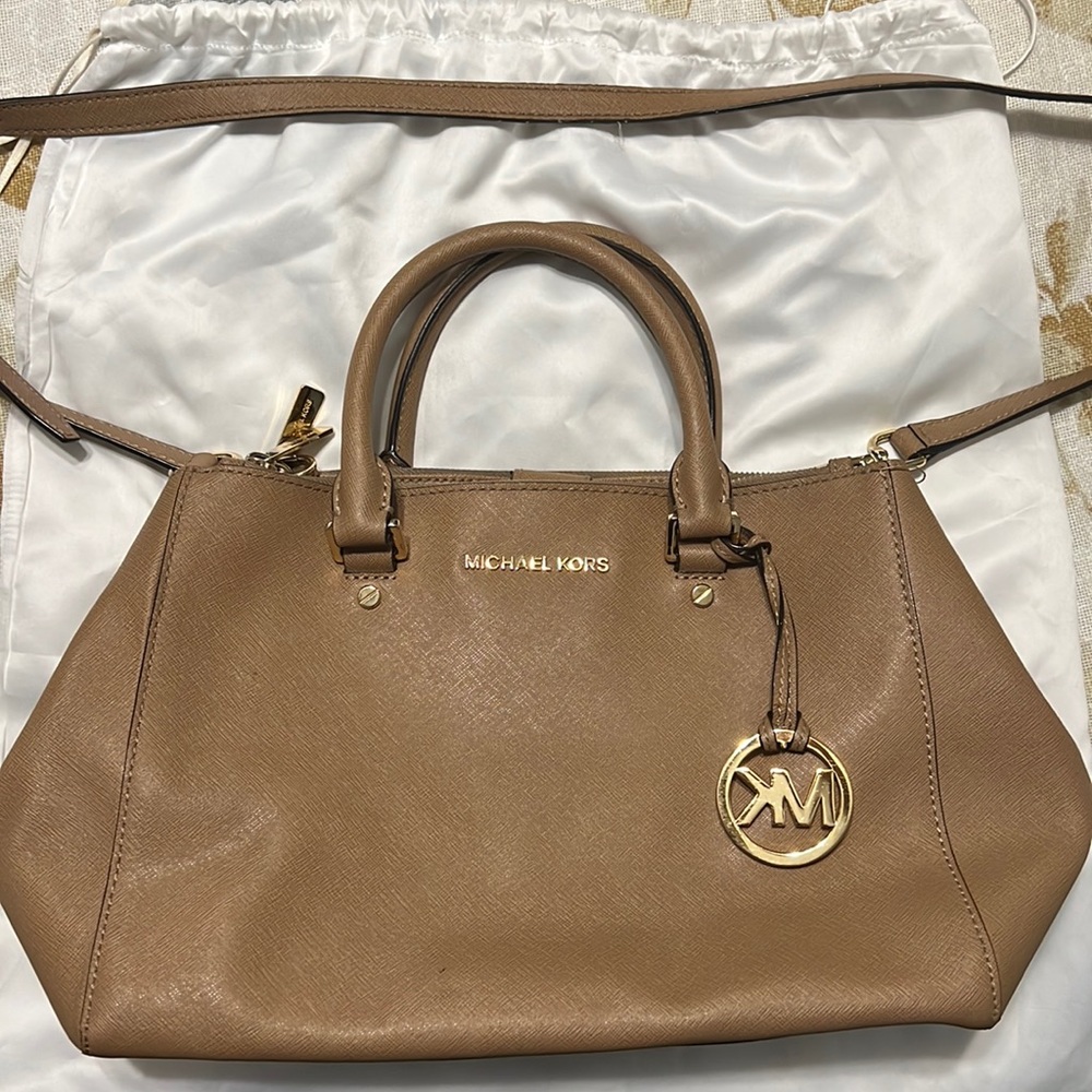 Michael Kors Sutton Medium Bag - Brown